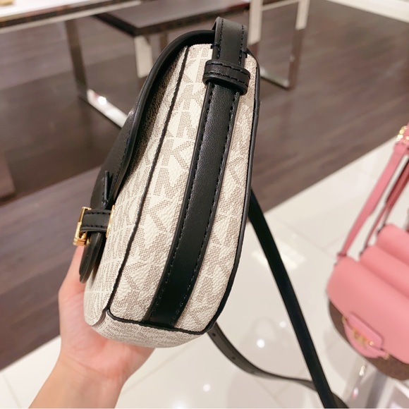 Michael Kors Reed Saddle small Crossbody - Picture 3 of 8